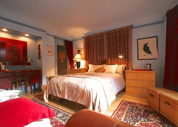 Hollywood Bed & Breakfast